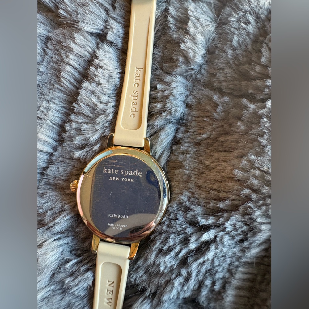 Kate Spade New York Metro Leopard Print Animal Print Silicone Watch - Picture 5 of 5